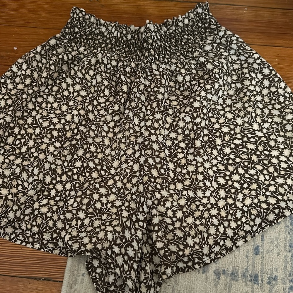 H&M Stretchy, Flowy Floral Shorts